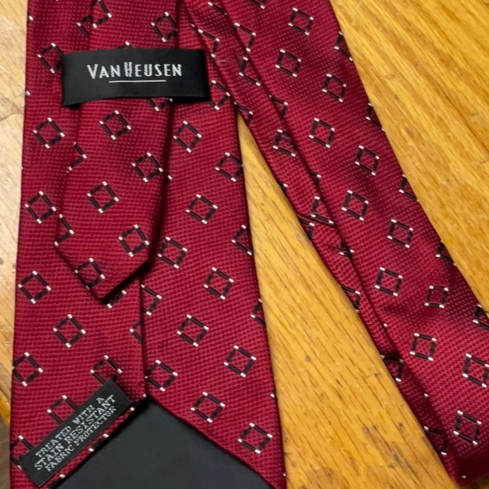 Van Heusen Red Geometric Silk Tie